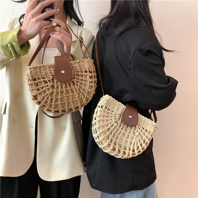 Women'S Raffia Bags - กระเป๋าสะพายข้างทรงอานม้า ทำจากฟางราเฟียถักมือ สำหรับผู้หญิง กระเป๋าสะพายไหล่สำหรับวันหยุดพักผ่อนริมทะเล กระเป๋าโท้ทขนาดเล็ก ดีไซน์เฉพาะตัว