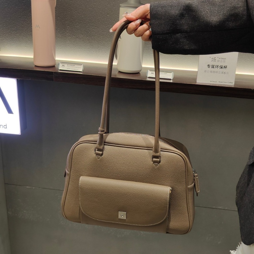 กระเป๋าโท้ทสะพายไหล่สไตล์เรโทร - Women Bags 2026 Trends บทวิจารณ์และราคา