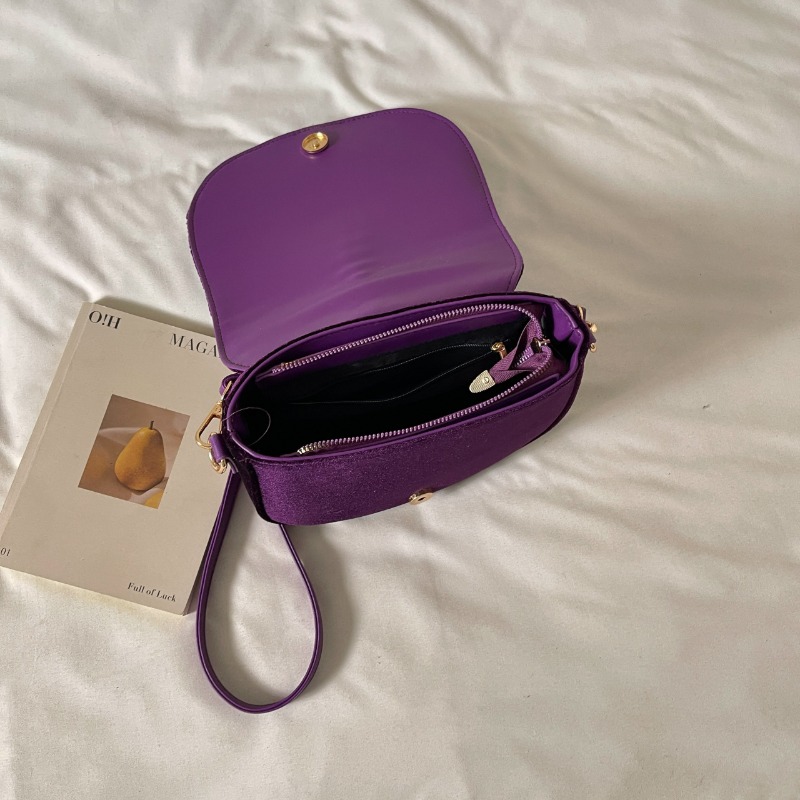 กระเป๋าสะพายข้างแบบเปิดปิดด้าน - Women Bags 2026 Trends บทวิจารณ์และราคา